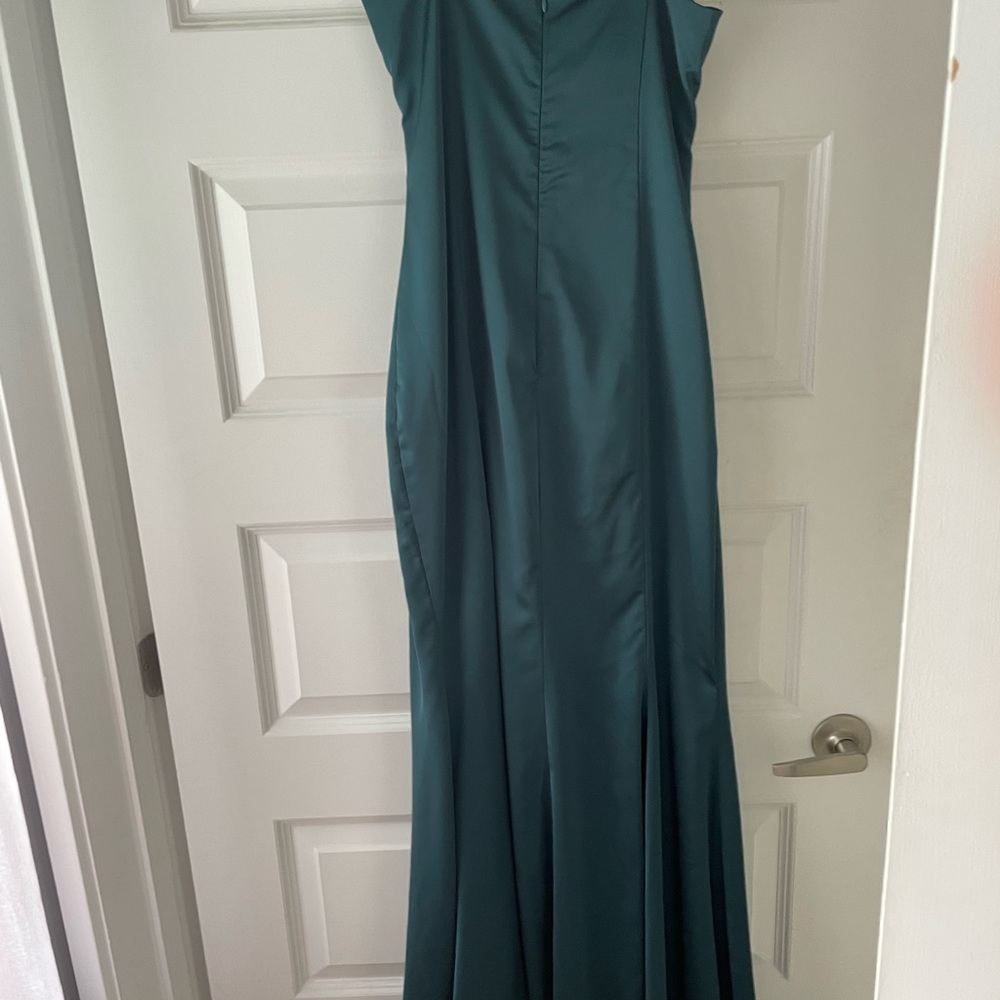 Bridesmaid’s dress hunter green